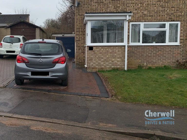 Brindle and Charcoal Block Paved Driveway in West Haddon