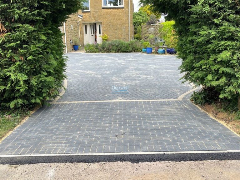 Charcoal Block Paved Driveway with Matching Apron in Banbury